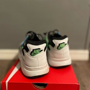 Nike Atsuma Running Shoes - Size 8 Men